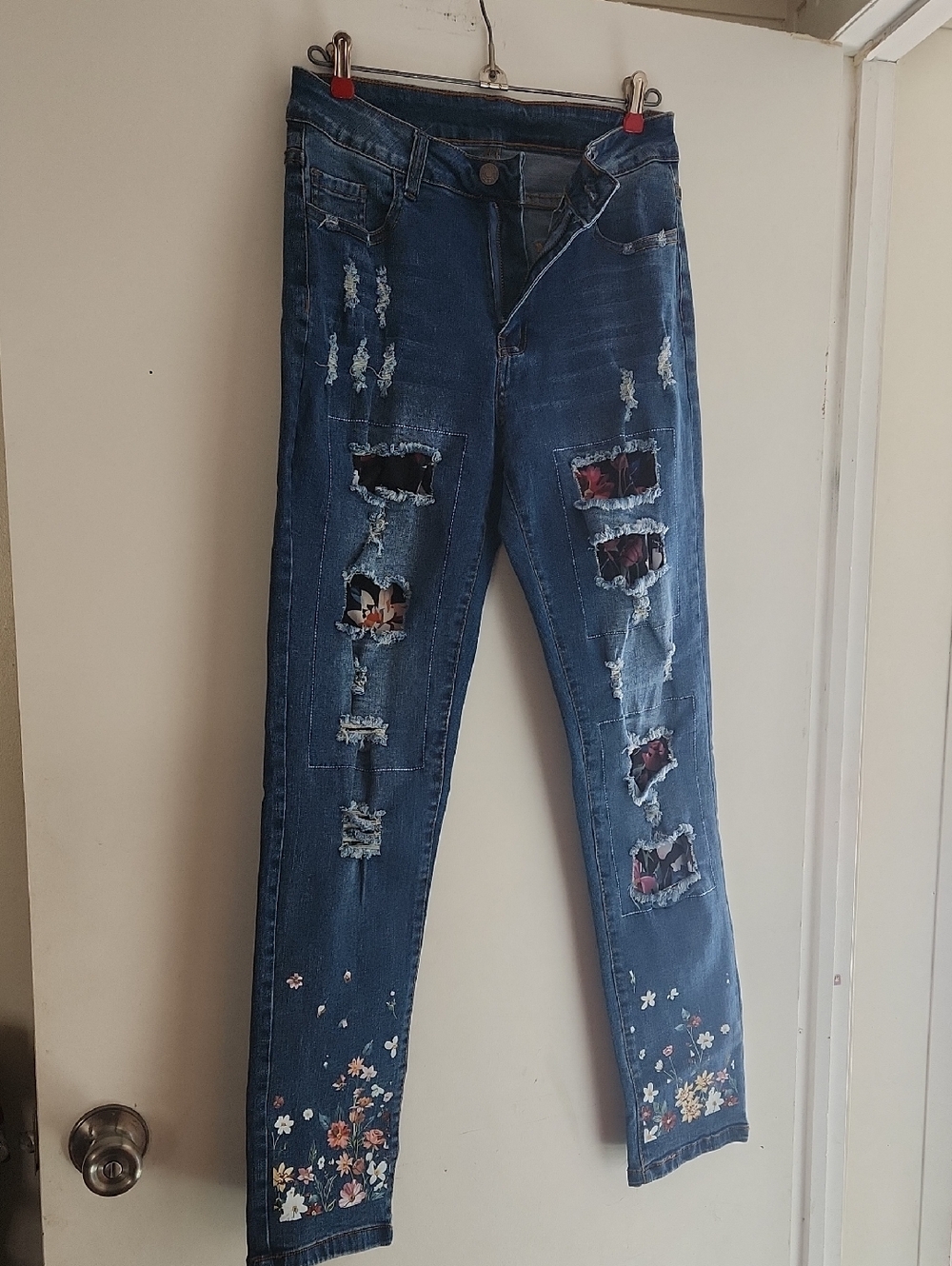 Womens Dark Blue Distressed Floral Patch Slim Jeans